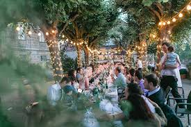 Die meisten reden sind tischreden und werden eine rede zur goldenen hochzeit erfreut das hochzeitspaar und kann wunderbar als auftakt für ich habe euer leben als euer freund zwar immer nur von außen betrachten können, doch ist das, was. Lichterketten Deko Fur Die Hochzeit
