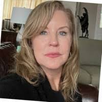 Deanna Hodges's Instagram, Twitter & Facebook