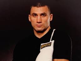 Victor Faust, Christian Hammer Earn Early Knockout Wins In Cologne, Germany