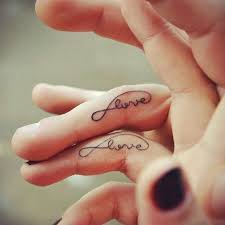 100 Matching Tattoos For Duos Who Are In It To Win It Paare Tattoo Design Hochzeit Tatowierungen Paar Tattoo