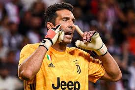 La carriera anno per anno del giocatore gianluigi buffon con i dati statistici per ogni squadra in cui ha giocato. Juventus Will Have To Stop Buffon Playing Until 50 Cannavaro And Totti Say Keeper Will Be Forced Into Retirement Goal Com