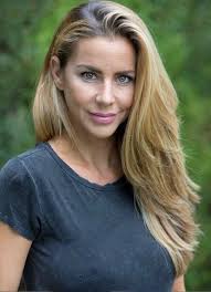 Jessica Landon's Instagram, Twitter & Facebook