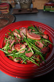 Stir Fried Smoked Duck With Garlic Chives Food Korean Food Green Beans