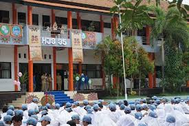 Sekolah menengah atas (sma) negeri 3 kuningan merupakan salah satu lembaga pendidikan menengah atas di kabupaten kuningan, yang lokasinya terletak di jalan siliwangi nomor 13 kuningan jawa barat, tepat di depan kantor bupati kuningan. Osis Sma Negeri 1 Babat Home Facebook