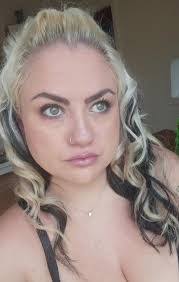 Melanie Herbst's Instagram, Twitter & Facebook