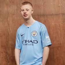 Like & share this to your friends to help them find the best kits. Members Of Manchester City S Community Foundation Citc Help Unveil Club S 2018 19 Kit Nike News