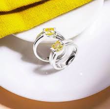 Harga Cincin Tunangan Terlengkap 2020 Passion Jewelry Cincin nikah emas dengan berat 2 atau 3 gram per cincin membutuhkan pengrajin yang handal karena tidak semua pengrajin emas mampu membuat cincin jika anda menginginkan cincin nikah atau cincin tunangan dengan berat minimalis, berikut kami berikan beberapa referensi model cincin. harga cincin tunangan terlengkap 2020
