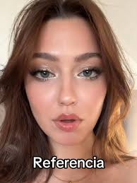 Maquillajes Azules Con Delineado Blanco