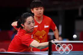 The rules are all the same except for the fact that team members must alternate who hits the ball, switching. Wlhuihmzsryspm