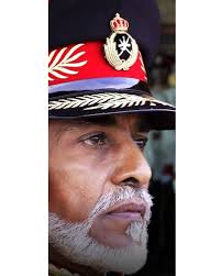 Qaboos قابوس On Instagram حفظكم الله جلالة السلطان حساب Qaboos 7 يعرض صور صاحب الجل Model Face Beautiful Girl Face Dark Aesthetic