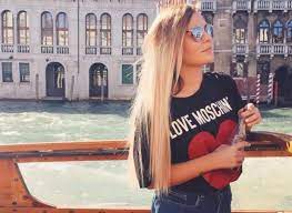 Dagi bee auf platz neun der erfolgreichsten youtuber ist eine junge frau, die schon seit einigen jahren als bedeutende influencerin im bereich beauty gilt. Dagi Bee Handynummer Im Umlauf Starzip