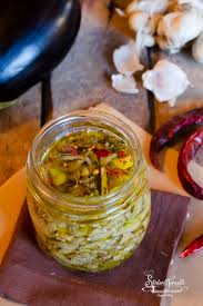 L'olio d'oliva è il re indiscusso dei condimenti della dieta mediterranea. Melanzane Sott Olio Fatte In Casa Ricetta E Procedimento