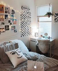 Compose your living room wall decor with a wooden theme in mind. 45 Cool Dorm Room Decor Ideas You Ll Like Digsdigs
