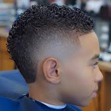 Coupe Petit Garcon Degrade Cheveux Afro Coupes De Cheveux Garcons Style De Cheveux Courts Coupe De Cheveux