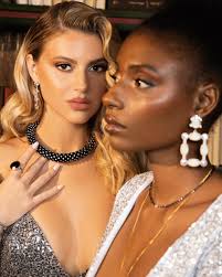 Latinas come in all shapes, colors and personalities🤍🖤