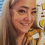 Leslie Sayre's Instagram, Twitter & Facebook