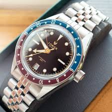 The vaer d5 diver brings a lot to the table. Fs Lorier Hyperion Gilt Gmt W Jubilee Bracelet Watchcharts