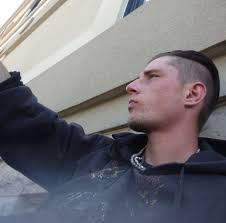 3 DOORS DOWN singer, Brad Arnold 46, has been diagnosed with stage 4 kidney  cancer that has spred to his lung. The band's tour has been canceled while  he undergoes treatment. All