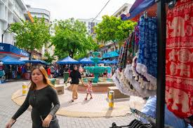 The gaya street is a street sunday market area in kota kinabalu, sabah, malaysia. Kota Kinabalu Sunday Gaya Street Markt Redaktionelles Stockfotografie Bild Von Stadt Redaktionell 151835147