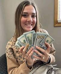 Tomorrow is going to be your luckiest day in history put down 𝐃𝐎𝐍𝐄.. We  are blessing 137 families (Only USA) Elon Musk...hygg