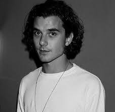 Leo Olivas's Instagram, Twitter & Facebook