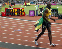 Rompiendo los límites de la velocidad humana, usain bolt se convirtió el 16 de agosto de 2009 en leyenda viva del atletismo con solo 22 años al proclamarse campeón mundial de 100 metros en 9. Jamaica S Usain Bolt Dashes Way To Olympic Record Another Gold