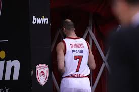 Ο βασίλης σπανούλης δεν είναι και δεν θα μπορούσε να είναι αυτό που φαίνεται, γιατί κάθε μεγάλος αθλητής έχει πίσω του μια πολύ μεγάλη ιστορία. Basilhs Spanoylhs Stamataei To Mpasket O Arxhgos Toy Olympiakoy Eidhseis Pagenews Gr