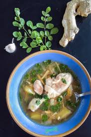Chicken Tinola Is A Quick And Easy Soup To Prepare Its A Staple Of Filipino Cuisine With Plenty Of Regional V Moringa Soup Recipe Easy Soups Best Soup Recipes