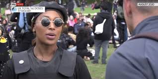 Vegan, pansexual, expert on 16th century british history, lover of crocs and tweed suits and mostly a b&m provocateur. H Bpa4bgxccupm