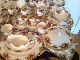 Royal Albert Old Country Roses Tea And Dinner Set 83 Piece Reserved For Ah Rose Tea Dinner Sets Country Roses