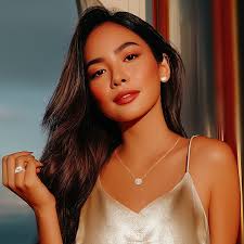 The best kind of sparkle? The one that shows up at your doorstep — free. ✨  Enjoy up to 60% off