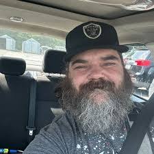 Eric Oxenreider's Instagram, Twitter & Facebook