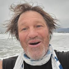 Eileen Rossignol's Instagram, Twitter & Facebook