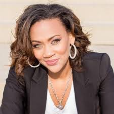 Traci Sharp's Instagram, Twitter & Facebook