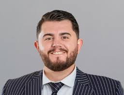 English Speaking Real Estate Agents in Dubai — Property Finder