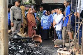 Check spelling or type a new query. Kios Di Pasar Jombang Terbakar Pedagang Terancam Tak Dapat Kompensasi