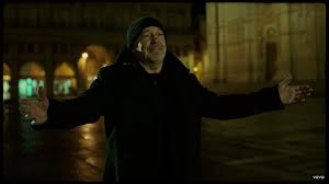 Vasco rossi sarà migliore canzone. Vasco Rossi Una Canzone D Amore Buttata Via Testo Lyrics Video