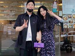 Actor ryu sung jae, 31 is known to have led theatre productions including lucky romance, and in the burning darkness. Ryu Sung Jae Was Han Ye Seul S Boyfriend Ryu Sung Jae Involved In Fraud And Took Money From Married Women