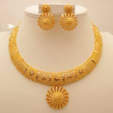 22 Carat Indian Gold Round Necklace Gold Necklace Designs Bridal Gold Jewellery Designs Gold Jewellery Design Necklaces