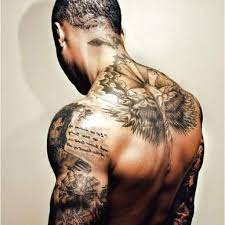 Tatouage Homme Haut Du Dos