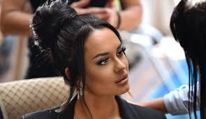 O NJOJ BRUJI INTERNET: Ko je žena od sultana?