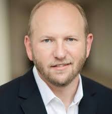 Evan Kent's Instagram, Twitter & Facebook