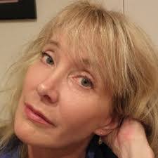 Sharon Reeve's Instagram, Twitter & Facebook