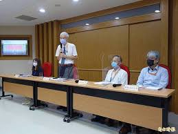 因受新冠新冠肺炎影響，教育部宣布指考延期至 7 月 28 日到 7 月 30 日，放榜日則改為 8 月 31 日公布，延期相關流程請看下表。. Ubd1k5ezimc Wm