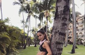 Nas imagens publicadas nas redes sociais, a apresentadora revelou o visual eleito para esta ocasião especial. Caras Carolina Patrocinio Treina Com A Mae E As Irmas