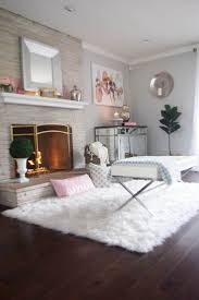 Please use parental caution and supervision. 15 Different Ways To Decorate Your Home With Faux Fur