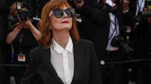 Se pensiamo ad una più belle ed intelligenti attrici di hollywood di età superiore ai 60 anni ci viene in mente sicuramente susan sarandon e oggi. Susan Sarandon Festeggia 70 Anni Da Ribelle Www Stile It