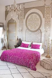 Pin By Maria Laraichi On Deco Marocaine Autres Moroccan Decor Bedroom Colorful Bedroom Decor Bedroom Design