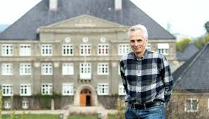Finn veibeskrivelse, kontaktinfo, regnskapstall, ledelse, styre og eiere og kunngjøringer. De Sa Tegn Til Juks I En Doktorgrad Etter Seks Ar Og Tre Granskninger Har Ingen Undersokt Hele Avhandlingen