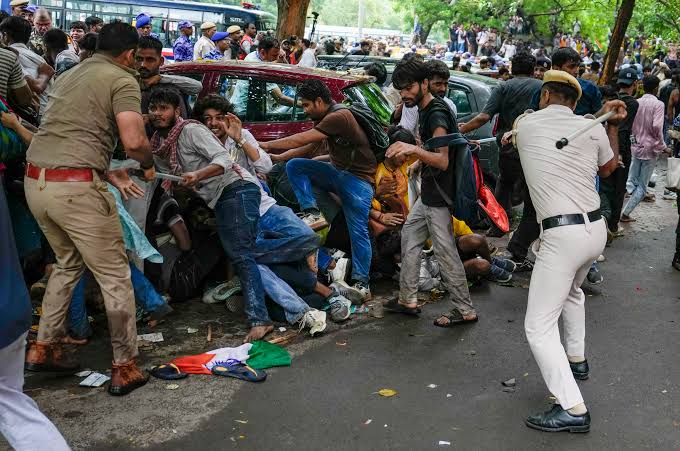 CJP alleges police excesses after crackdown, continues sit-in near Kerala House
